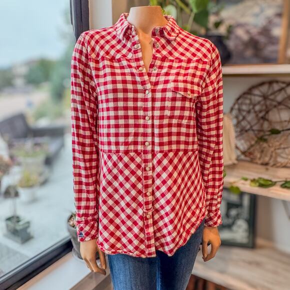 Tasha Polizzi Collection Red and White Gingham Pearl Snap Western Shirt, Medium - Picture 9 of 9